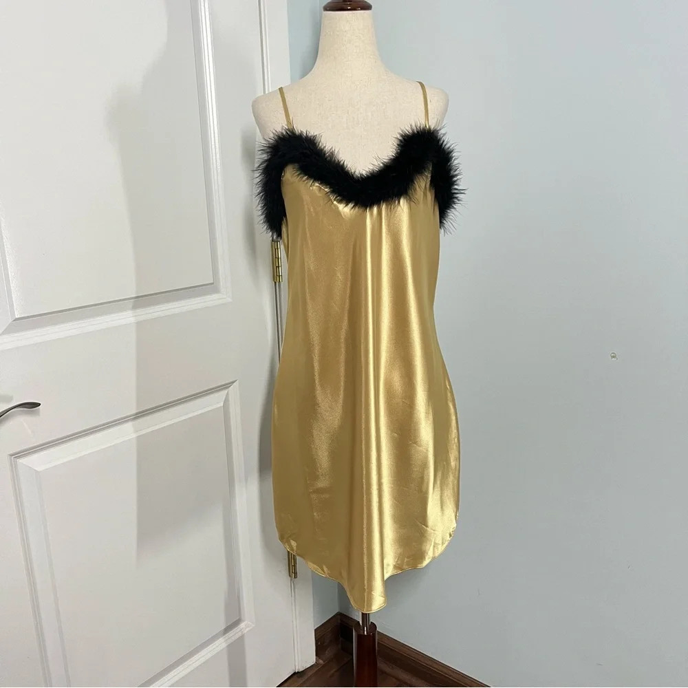 Cliché Vintage gold sleep wear size L